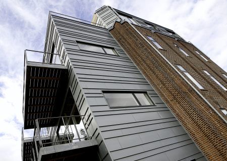 Ungt byggefirma lader hånt om krisen