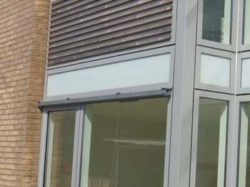 Vinduer, bygningsglas og ruder