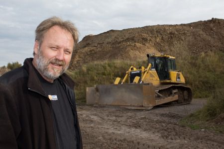 Jægeren skyder skarpt med sine Komatsu’er