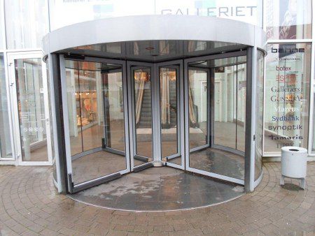 Dørproducent åbner ny afdeling i Danmark