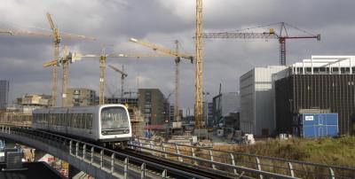 Byggeriet er oppe på tangenterne