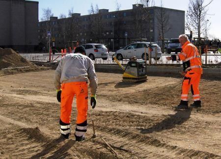 Entreprenør er tilbage på sporet