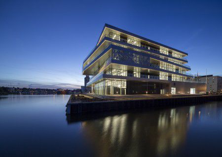 Indvielse af ikonisk uddannelsescenter