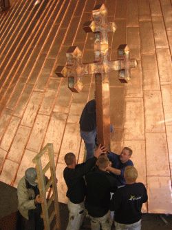 Håndværker-hilsen på domkirke-tag