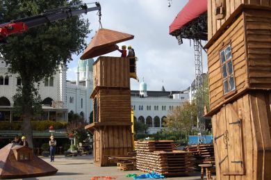 Håndværkere på Halloween-job i Tivoli