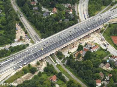 Stålbro erstatter betonbro