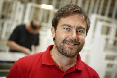 Vinduesfabrik øger produktionen